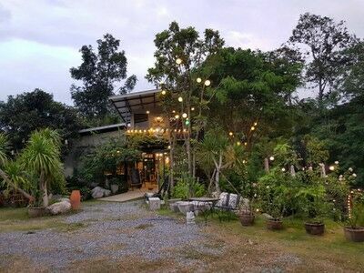 Blue Moon Bar & Restaurant by The Rust Dome Resort