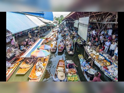 Damnoen Saduak Floating Market