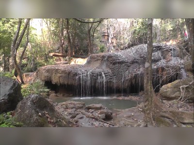 Pha Tad Waterfall