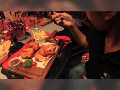 ห้องอาหาร ลา เฟม (La Ferme Restaurant)