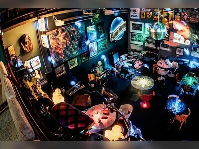 Blue Moon Bar & Restaurant by The Rust Dome Resort