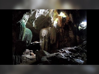 La Wa Cave