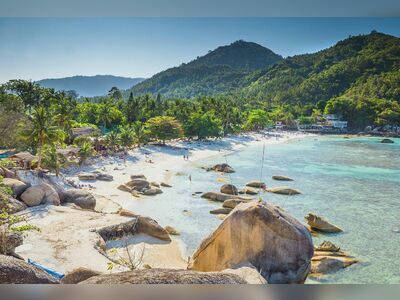 Thong Takian Beach