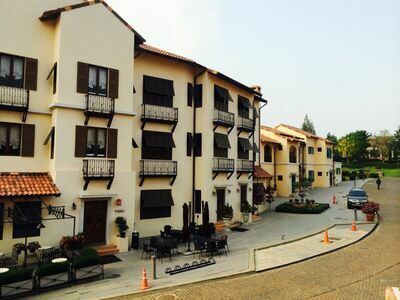 Town square suites Toscana Valley