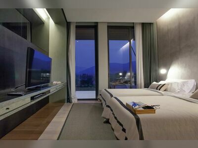 Atta Lakeside Resort Suite