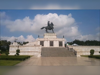 King Naresuan Monument