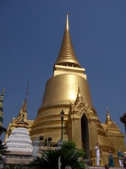 มารยาทห้ามปฏิบัติในการเข้าชมวัดไทย