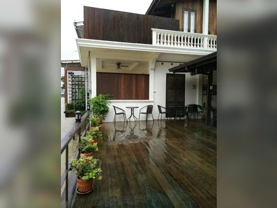 Baan Luang Rajamaitri Historic Inn