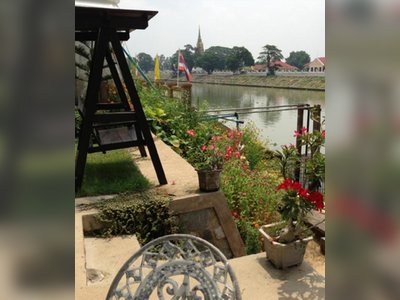 Ayothaya Riverside House