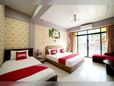 Vaccinated Staff - OYO 465 Krung Kao Traveller Lodge