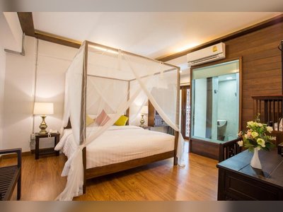 Night Bazaar Inn