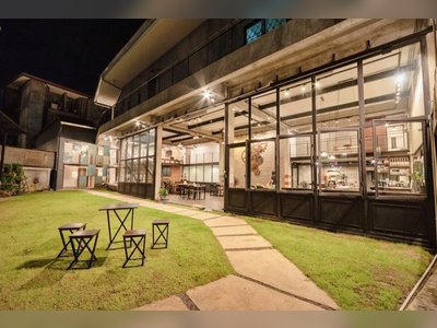 The Entaneer Poshtel
