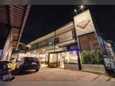 The Entaneer Poshtel