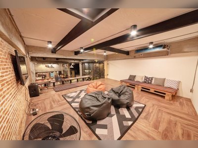 The Entaneer Poshtel