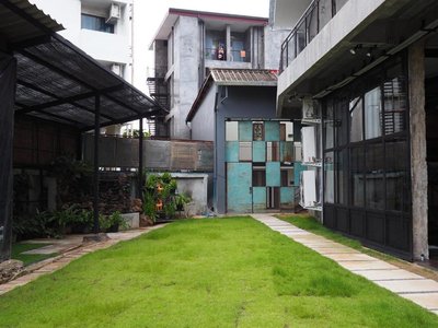 The Entaneer Poshtel