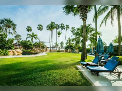 Jomtien Palm Beach Hotel and Resort