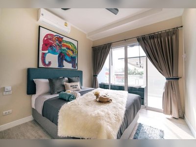 Surf and Sand Resort