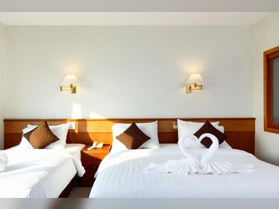 City Hotel