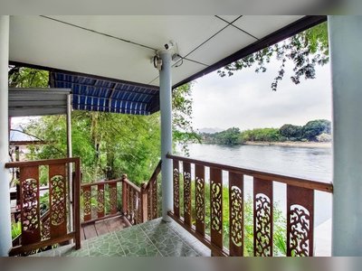 T & T Hostel Kanchanaburi