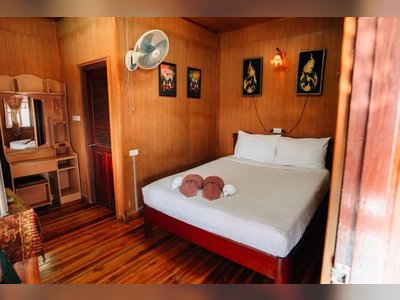 Noble Night Guesthouse