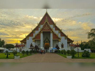 Wihan Phra Mongkhon Bophit
