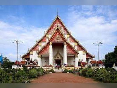 Wihan Phra Mongkhon Bophit