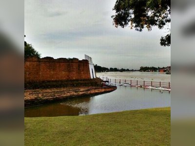Pom Phet Fortress