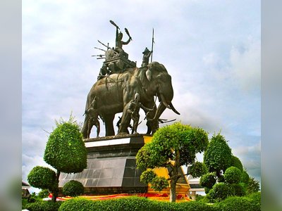 Queen Suriyothai Monument