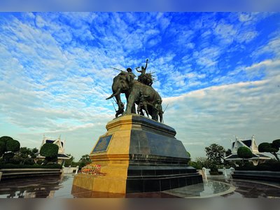 Queen Suriyothai Monument