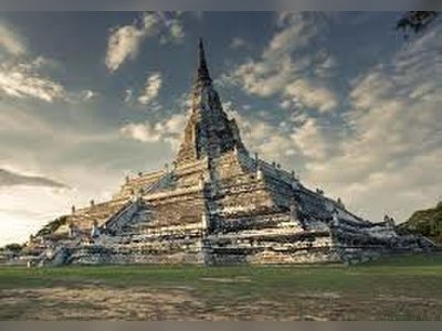 Wat Phu Khao Thong