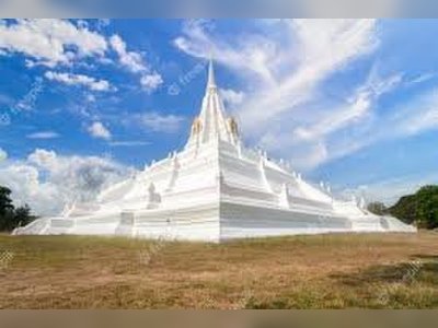 Wat Phu Khao Thong