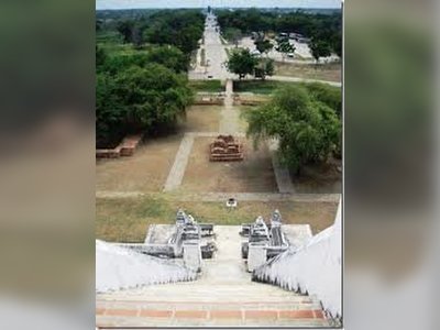 Wat Phu Khao Thong