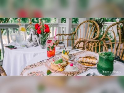 Chivit Thammada  Coffee House & Bistro