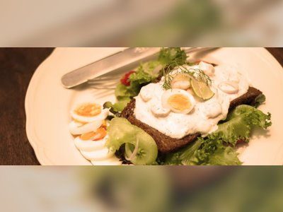 Chivit Thammada  Coffee House & Bistro