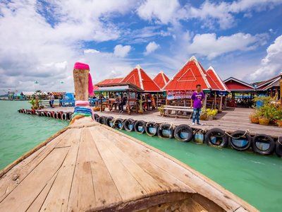 ร้านอาหารลอยน้ำภูเก็ต