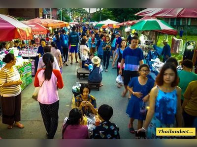 Sukhothai Thani Walking Street Market