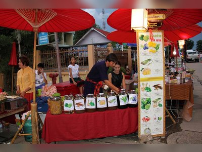 Sukhothai Thani Walking Street Market