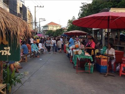 Sukhothai Thani Walking Street Market