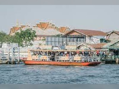 River Boats and Ferries in Bangkok