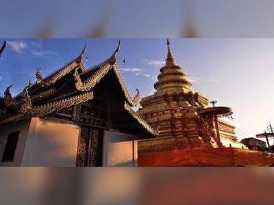 Wat Phra That Doi Chom Thong