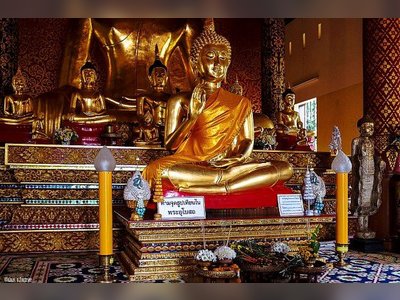Wat Phra That Doi Chom Thong