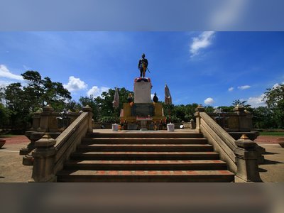 King U-Thong Monument