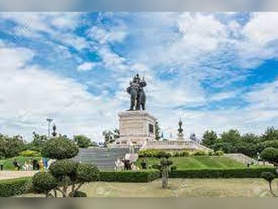 Royal Monument of King Naresuan