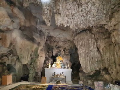 La Wa Cave