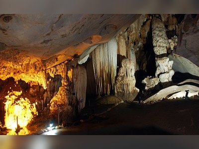 La Wa Cave