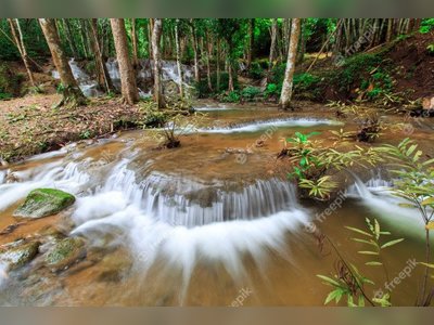 Pha Tad Waterfall