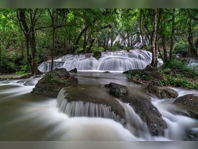 Pha Tad Waterfall