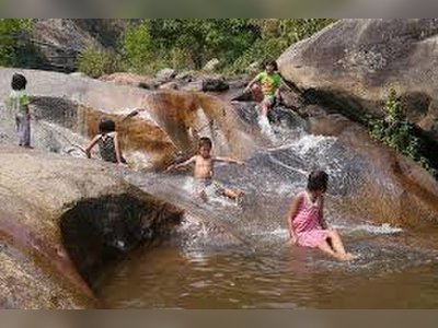 Hang Out at Mo Paeng Falls