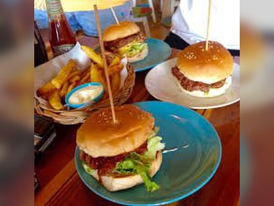 Maya Burger Queen