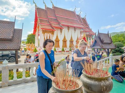 วัดฉลอง